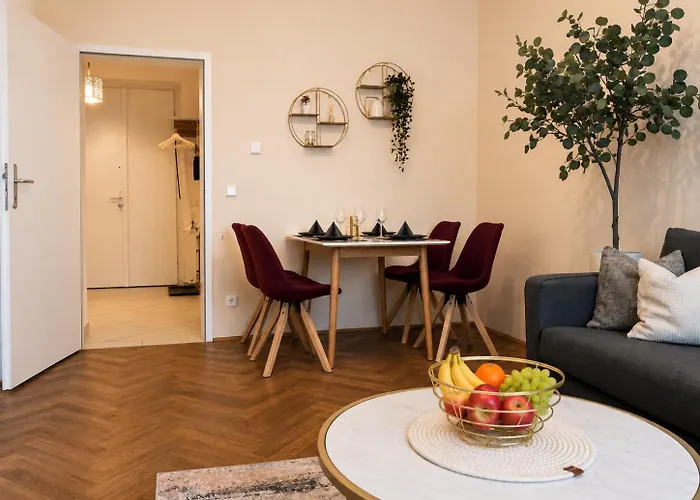 4friends Vienna, Near Schoenbrunn Palace, Stadthalle & U3 Metro דירה וינה