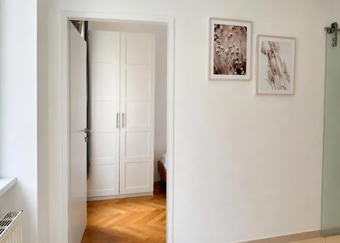 דירה 4friends Vienna, Near Schoenbrunn Palace, Stadthalle & U3 Metro
